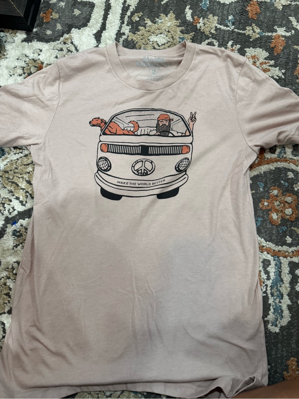 Beyond Boundaries Tee Women’s‎ Size Small Pink Tan Make the World Better